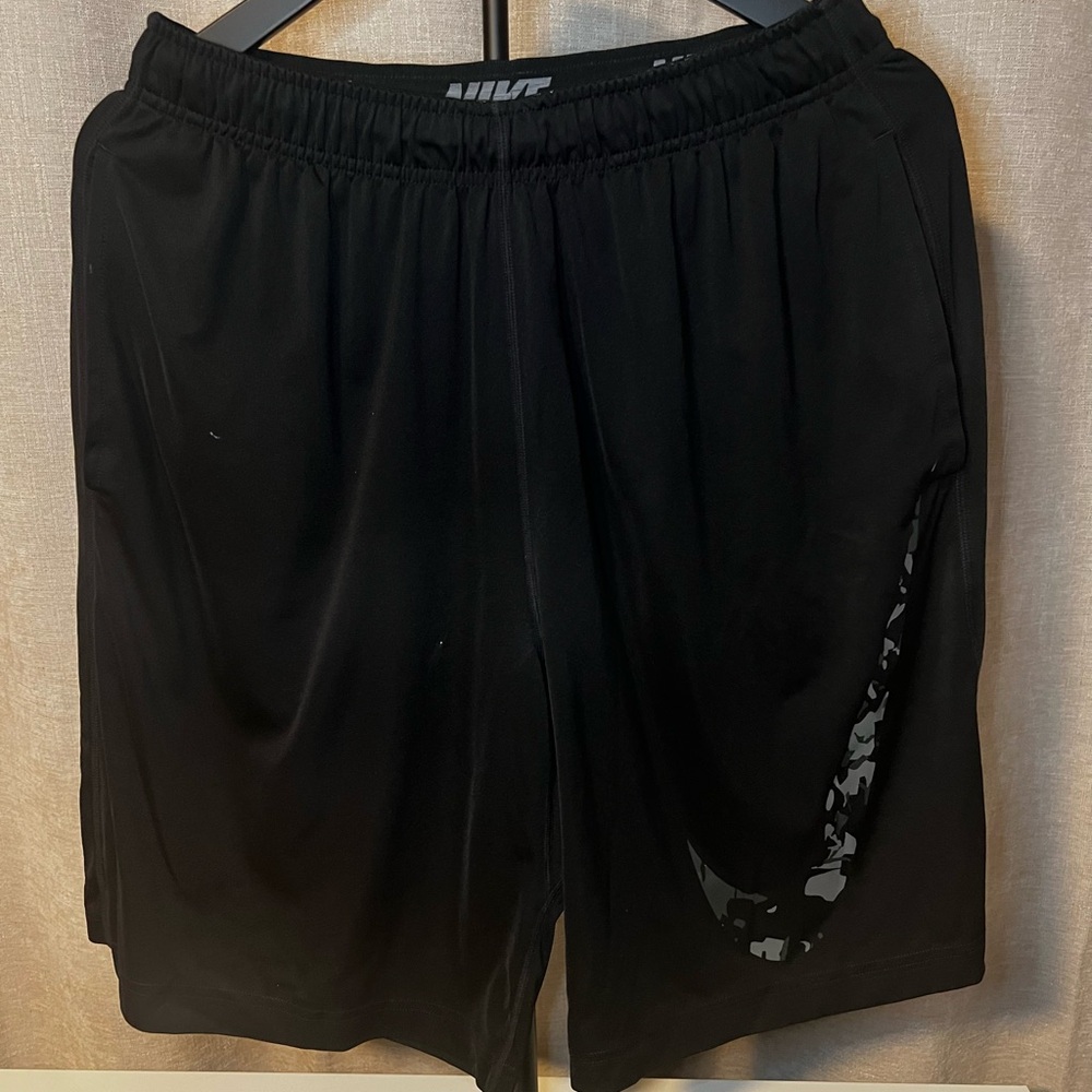 Men’s Nike active/casual shorts